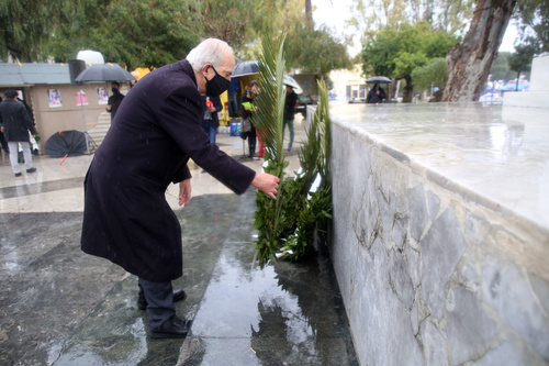 
Δήμαρχος Ηρακλείου Βασίλης Λαμπρινός - Κατάθεση στεφάνου 25η Μαρτίου 2021