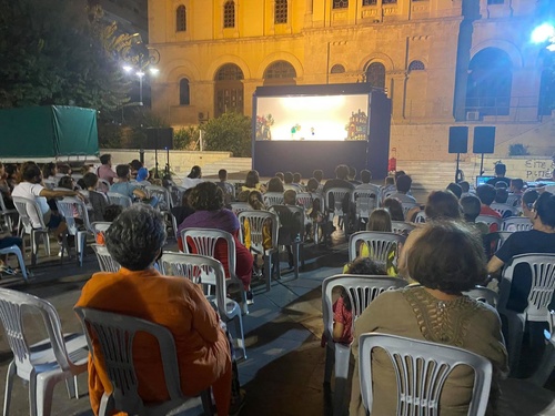 Παραστάσεις πραγματοποιήθηκαν επίσης στις Κάτω Ασίτες, στον Προφήτη Ηλία, στις Πατέλες, στη Νέα Αλικαρνασσό, στα Καμίνια, στο Βενεράτο, στην Πλατεία Αγίας Αικατερίνης, στο Σκαλάνι και στα Νέα Αλάτσατα.